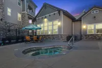 New-home suite home+fireplace+ski+hot tub+21 mi. to SLC Hotels near Peek-a-Boo Park