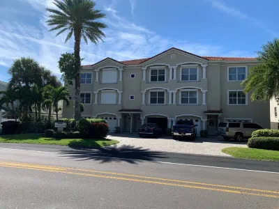 NEW LISTING - Beachfront Seaside Oasis Hotels in Redington Shores