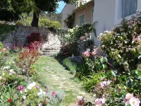 La Roseraie des Côtes Gite 4/5 places Hotels near S.C.E.A Du Domaine Saint Vincent