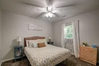 NewVrbo Cozy Ranch Near Casino,Indiana Dunes,Hospitals,Refinery,Firepit,big yard