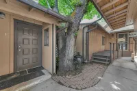 Right on Historic RTE 66 in Downtown Williams.  Steps away from all the action!