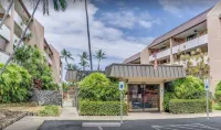 Ocean Views/Mountain Views!!! - Best Price - 2 Bedroom/Bath - Beach across road! Hotels in Kahaluu Bay