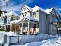 Tabor House All Season Vacation Rental LLC/Perfect for Families, Pets Welcome Hotéis em Wallace