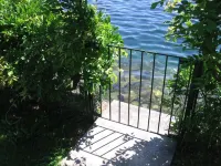 STUNNING LARGE APARTMENT WITH VIEW, GARDEN AND DIRECT ACCESS TO LAKE ORTA
