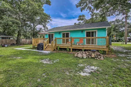 NEW!! Upscale cottage at Garden City Beach. Отели рядом с достопримечательностью «TPC Myrtle Beach»