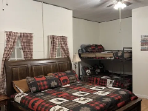 3233 Dry Hill Road ( Hill Top Hide Away) 約翰遜縣酒店