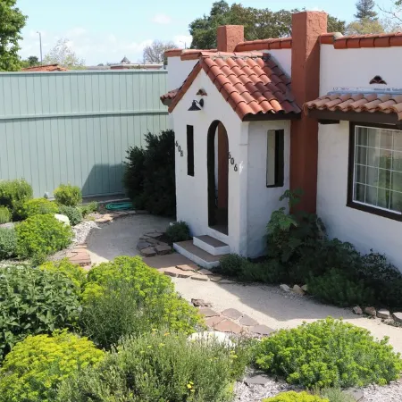 Casita Rojo - historic duplex in the heart of downtown Paso Robles