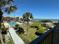 Life’s a Beach! Catch Your Wave at the Spindrift Sea Turtle! - Strand