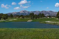 2400 Square Ft. 4 Bedroom Sierra Blanca Soft Mountain Views Home Central Cooling