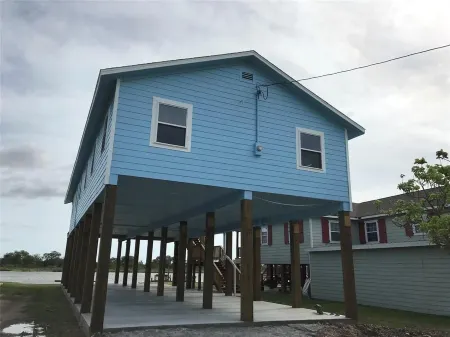 Gorgeous water front home with amazing views and fishing!