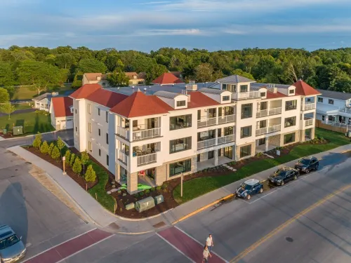 Top Floor Luxury Unit Downtown Sister Bay Marina and Water Views!