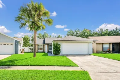 8 minutes from disney parks! Beautiful home with pool heated! Các khách sạn ở Lake Bryan