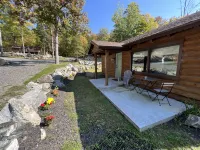 Walk to Beach - Close to Town - Pet Friendly Cabin