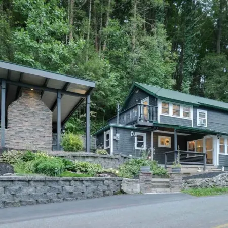 PENN STATE Country Creek Cottage w/ Hot Tub - ON Spring Creek and 7 miles to PSU