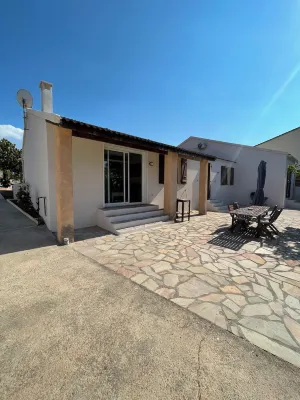 Villa for 6 people, 5 minutes from Ile Rousse beach. Hotels near Casa Fiurita