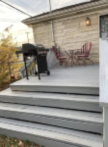 Relax, min from Louisville, Pet friendly, Entire house- fenced in backyard.