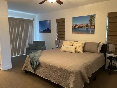 Sparkling River Inn close to casinos & Bullhead City River Park and boat launch.