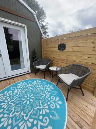 Star glazing Tiny house off grid peaceful Stone Mountain State Park and Fire pit