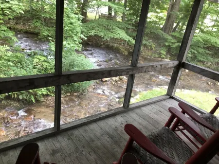 Cabin 3 with beautiful view of Campbell Creek, 2 Bedroom 1 Bath