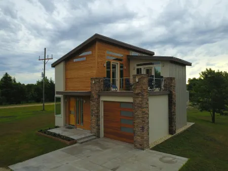 Fox Den at Fox Hollow