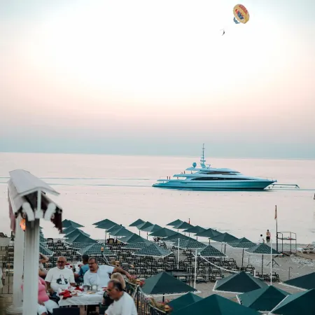 ALERIA BELPORT BEACH HOTEL