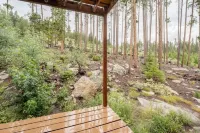 Cozy Woodland Retreat, 4 Beds, Family Friendly