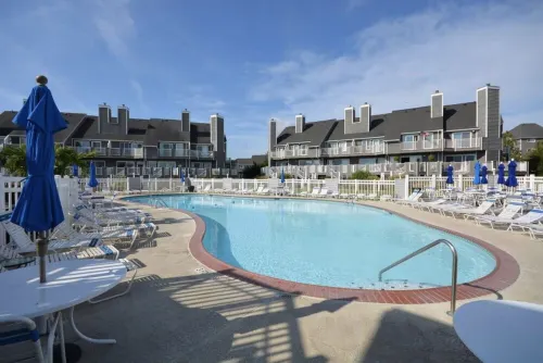 Upscale Clean Bayfront Townhouse with 4 Balconies, 14th Street