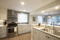 Centrally Located DoCo Oasis