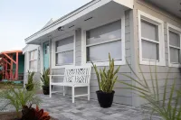 The Shores Beach Cottage - a Short Walk from the Sand - Daytona Beach Shores