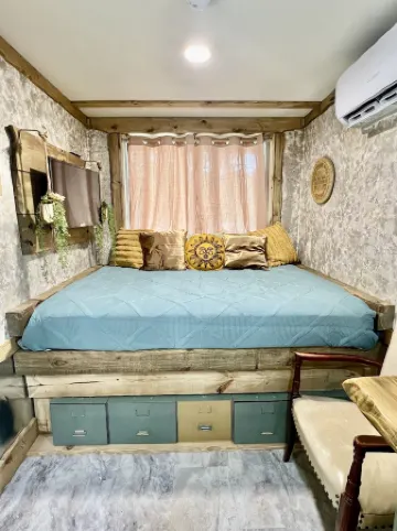 Get 'WilderMcFaddenRidge mins from New River Gorge Nat'l Park w/hot tub!