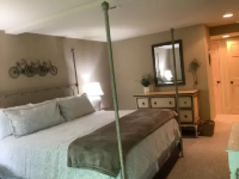 Lovely Mountain Villa-Close to Amenities-Walk to Fairfield Lk 酒店