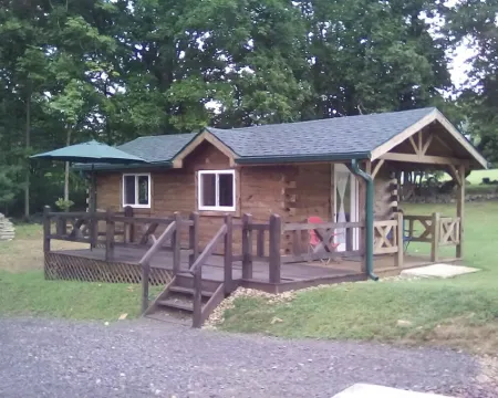 Charming Amish-Built Log Cabin in Utica, PA Hotels in Venango County