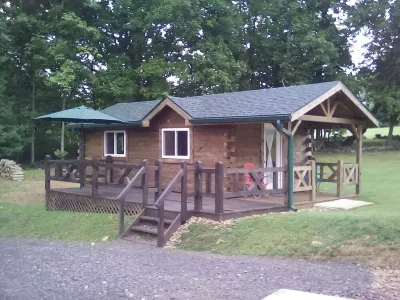 Charming Amish-Built Log Cabin in Utica, PA 앨리게니 트레일 주변 호텔