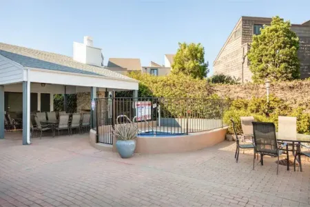 New Lux Ocean View Penthouse Del Mar w AC, Beach Access, Pool, Hot Tub