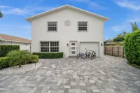 Naples Oasis - Heated Pool, Pizza Oven, Fire Pit & Near Vanderbilt Beach