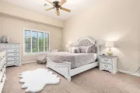 Walk to the Wigwam from this charming single-level condo!