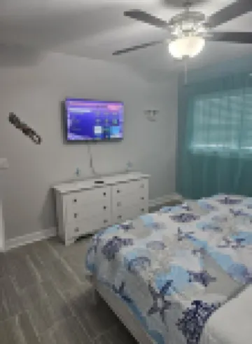 Beachy 1-Bedroom Getaway in Cape Coral – 20 Mins to Sanibel & Fort Myers Beach!