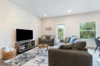 Minutes from white sand and blue seas! 3BR/2.5BA