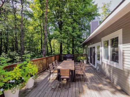 Saugatuck perfection! Spacious & far from crowds, yet close to town.