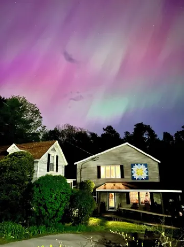 Bubar Barn - screen porch, deck, + parking