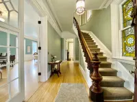 Entire Victorian Mansion - Near Main St & Farmer’s Mkt - Sleeps12