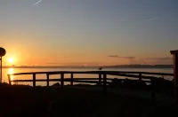 Newly built holiday apartment in a modern country house style. 10 min cycle path to the beach
