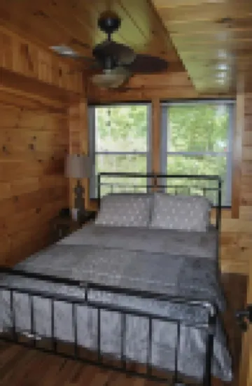 Amazing Views! Hot Tub!! Minutes from the Gorge!!!