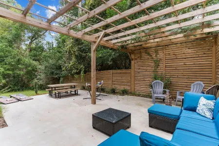 Spectacular 4 Bedroom with Outdoor Oasis!  No Cleaning Fee Отели рядом с достопримечательностью «Университет Северная Каролина в Уилмингтон»