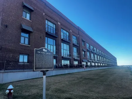 Sleeps 8 in Downtown Sandusky Minutes from Cedar Point &Sports Force