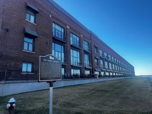 Sleeps 8 in Downtown Sandusky Minutes from Cedar Point &Sports Force