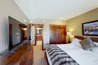 Ski-in/Out 10 Yards to  Lift Arcade Bowling Pool/Hot Tub Pool Table Hotels in 