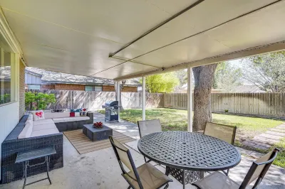 HOT TUB - Beautifully Renovated Home in West Texas Hotels near The Church of Jesus Christ of Latter-day Saints