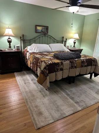 Charming 4-bedroom farmhouse on 11 acres, Pool, AC, Fire  pit and WiFi in Celina