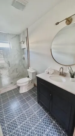 Uptown - Heart of Davis Отели рядом с достопримечательностью «Парк штата Блэкуотер Фолс»